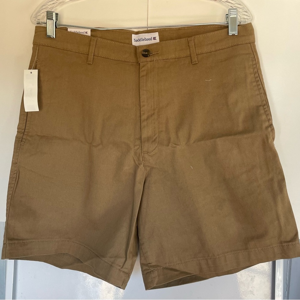 Saddlebred
32 waist 
7” inseam
Flat front
Tan
NWT